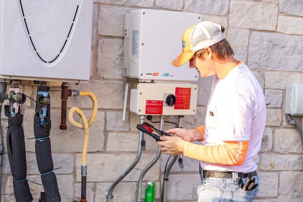 Longhorn Technician – Longhorn Solar Longhorn Technician - Longhorn Solar